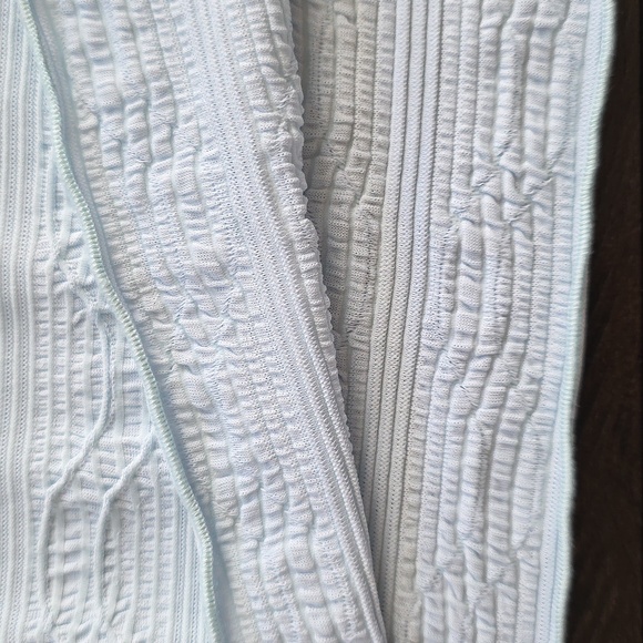 Armani Collezioni Light Blue Short Sleeve Scoopneck Top, Size 12 - Picture 3 of 6